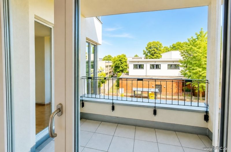 MÖBLIERTE 2-Zimmer-Neubau-Wohnung mit Balkon zu vermieten